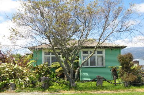 Photo of property in 7 Webb Street, Westport, 7825