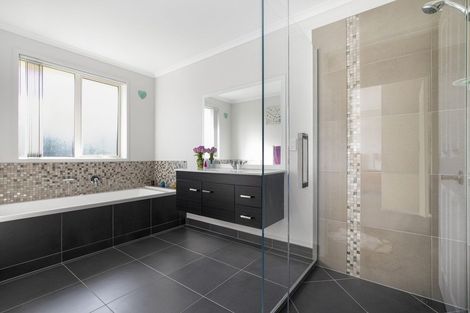 Photo of property in 19 Seaview Crescent, Hatfields Beach, Orewa, 0931