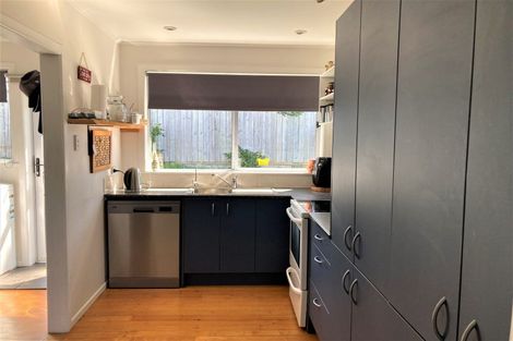 Photo of property in 17 Hutchins Street, Waitara, 4320