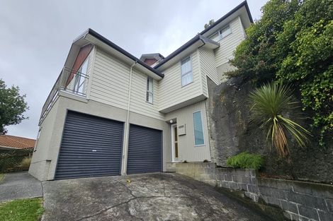 Photo of property in 3 Saint Aidans Way, Tawa, Wellington, 5028