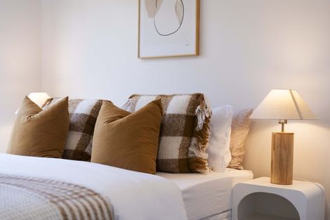 Photo of property in 69b Chivalry Road, Glenfield, Auckland, 0629