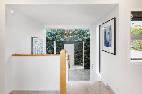 Photo of property in 5 Ophir Lane, Redcliffs, Christchurch, 8081