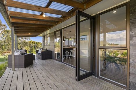 Photo of property in 44b Crosland Road, South Head, 0874