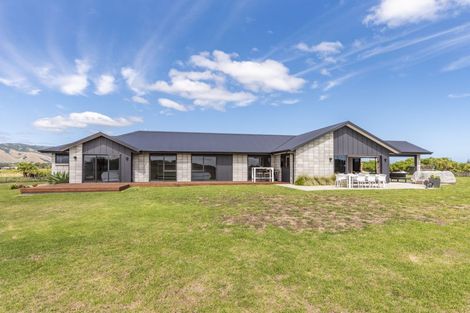 Photo of property in 39 Sandown Road, Te Horo Beach, Otaki, 5581