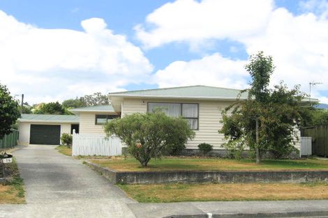 Photo of property in 16 Roband Crescent, Brown Owl, Upper Hutt, 5018