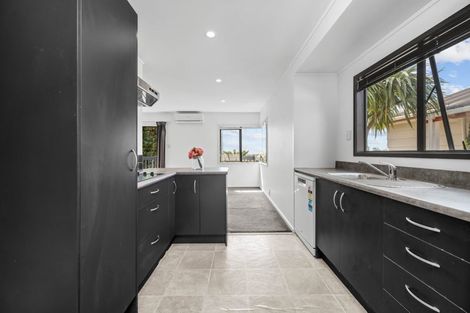 Photo of property in 3/52 Agincourt Street, Glenfield, Auckland, 0629