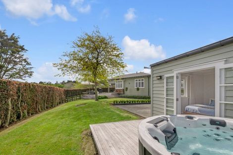 Photo of property in 17 Griggs Road, Whitford, Howick, 2571