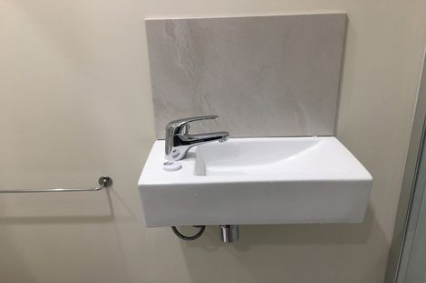 Photo of property in 17a Barker Rise, Northcross, Auckland, 0632