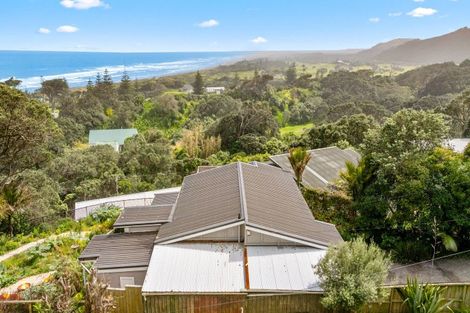 Photo of property in 27 Domain Crescent, Muriwai, Waimauku, 0881