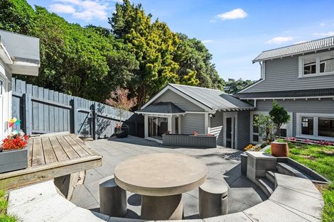 Photo of property in 102 Paremata Road, Paremata, Porirua, 5024