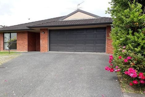 Photo of property in 9 Northcross Drive, Oteha, Auckland, 0632