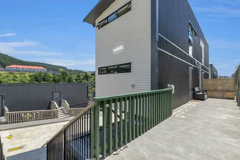 Photo of property in 7 Ara Patukawenga, Tawa, Wellington, 5028
