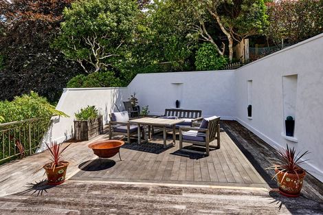 Photo of property in 11 Lower Watt Street, Wadestown, Wellington, 6012