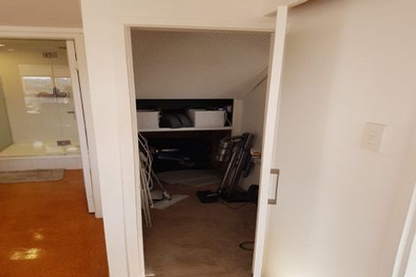 Photo of property in 5 Madison Place, Forrest Hill, Auckland, 0620