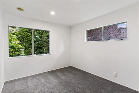 Photo of property in 1 Halldene Terrace, Red Beach, 0932