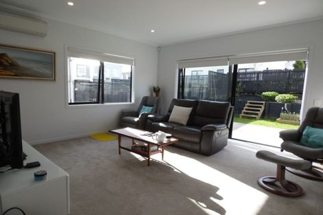 Photo of property in 16 Bomb Point Drive, Hobsonville, Auckland, 0616