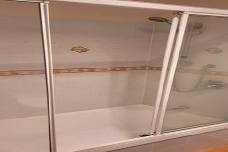 Photo of property in 3b Charlenne Close, Ranui, Auckland, 0612