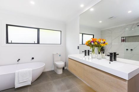 Photo of property in 5 Gloucester Street, Silverstream, Upper Hutt, 5019