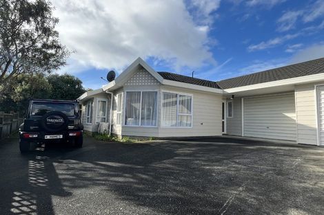 Photo of property in 35b Grays Road, Camborne, Porirua, 5026