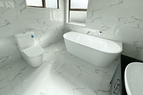 Photo of property in 6b St Catherine Crescent, West Harbour, Auckland, 0618