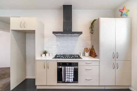 Photo of property in 221 The Esplanade, Petone, Lower Hutt, 5012