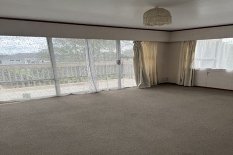 Photo of property in 2/25 Gill Avenue, Te Atatu Peninsula, Auckland, 0610