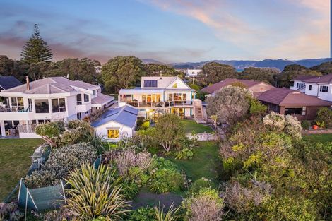 Photo of property in 19 Manly Street, Paraparaumu Beach, Paraparaumu, 5032