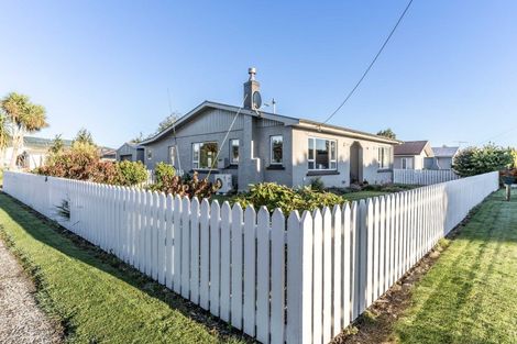 Photo of property in 1 Queen Street, Otautau, 9610