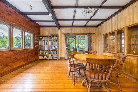 Photo of property in 10 Seymour Road, Sunnyvale, Auckland, 0612