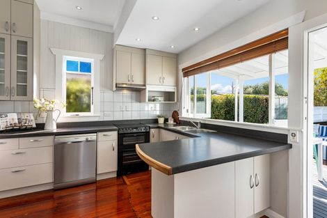 Photo of property in 25 Lambeth Road, Mount Eden, Auckland, 1041