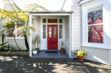 Photo of property in 13 Colenso Avenue, Hospital Hill, Napier, 4110