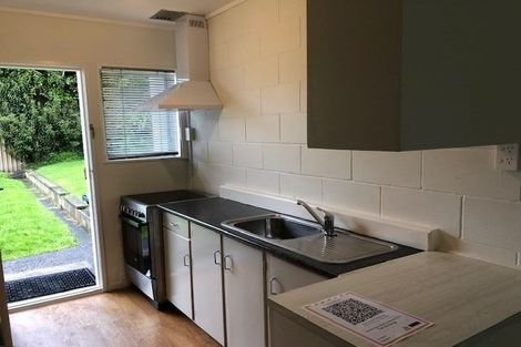 Photo of property in 2/100 Lynwood Road, New Lynn, Auckland, 0600