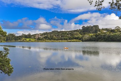 Photo of property in 16 Point Wells Road, Point Wells, 0986