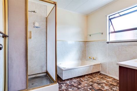 Photo of property in 2 Lannie Place, Greenmeadows, Napier, 4112