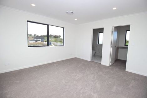 Photo of property in 17 Tautoru Avenue, Orewa, 0931