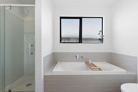 Photo of property in 17 Bale Road, Jacks Point, 9371