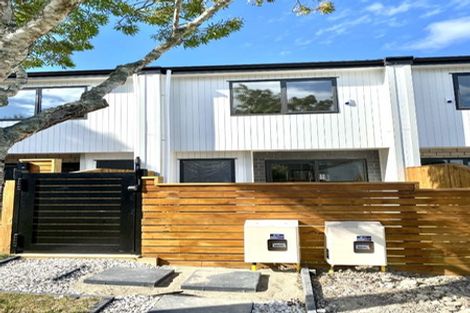 Photo of property in 2/38 Santiago Crescent, Unsworth Heights, Auckland, 0632