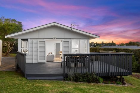 Photo of property in 11 Gatman Street, Birkdale, Auckland, 0626