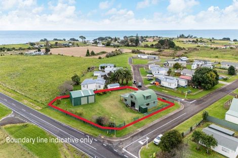 Photo of property in 1 Rawinia Place, Te Kaha, 3199
