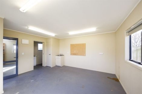 Photo of property in 16 Daniel Place, Kelvin Grove, Palmerston North, 4414