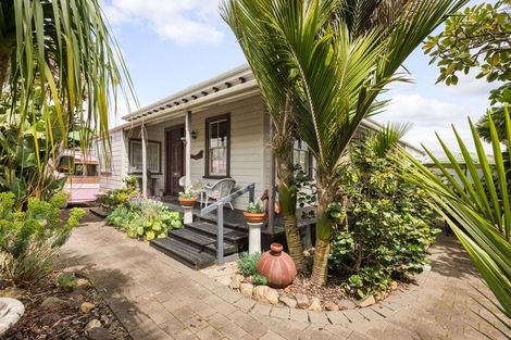 Photo of property in 713 Mackay Street, Thames, 3500