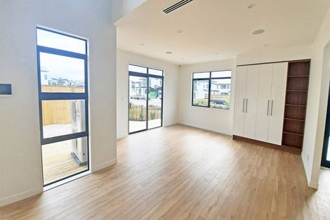 Photo of property in 1 Skua Road, Hobsonville, Auckland, 0616
