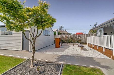 Photo of property in 99 Middlepark Road, Sockburn, Christchurch, 8042