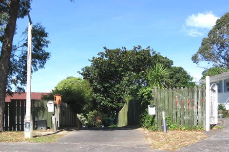 Photo of property in 14 Tahu Crescent, Sunnynook, Auckland, 0620