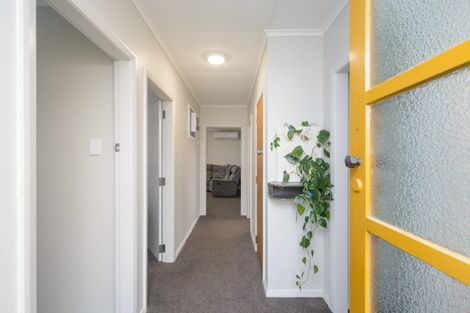 Photo of property in 35 Cardiff Street, Awapuni, Palmerston North, 4412