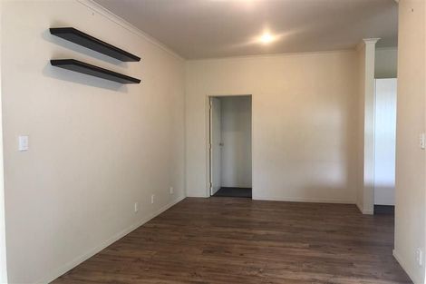 Photo of property in 17 Medallion Drive, Oteha, Auckland, 0632