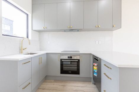 Photo of property in 5/77 Glenmore Road, Sunnyhills, Auckland, 2010