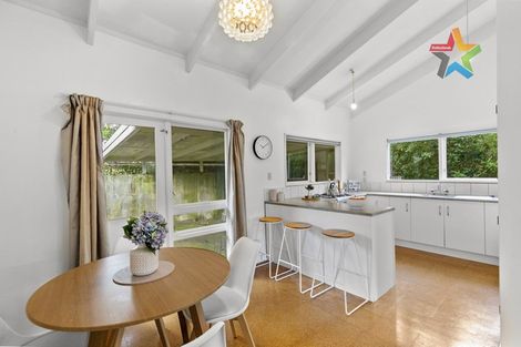 Photo of property in 28 Woodhouse Avenue, Karori, Wellington, 6012