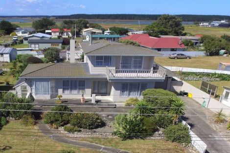 Photo of property in 36 Seabury Avenue, Foxton Beach, Foxton, 4815