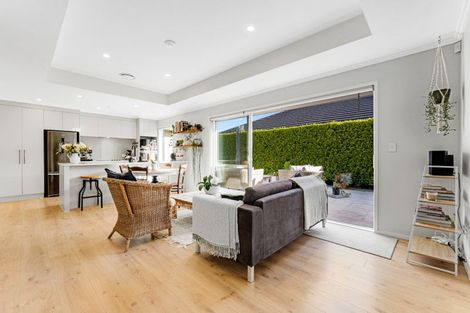 Photo of property in 15 Walnut Road, Riverhead, 0820